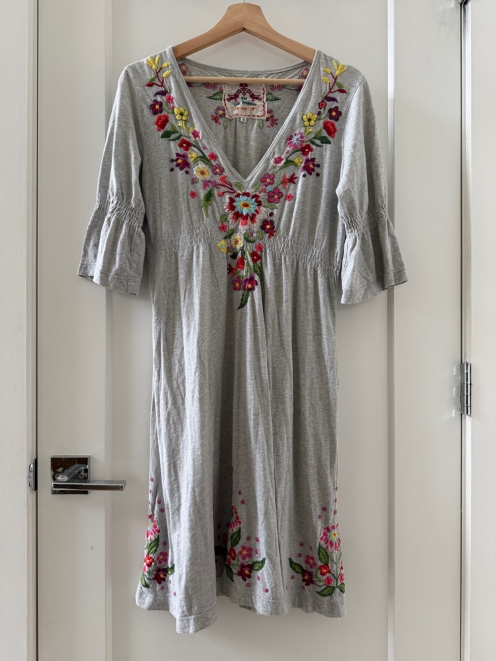 Johnny Was Y2K Retro Boho Grey Embroidered Floral Baby Doll Y2K Dress Size M